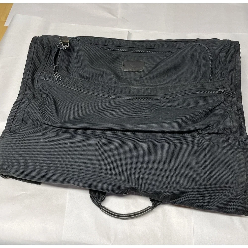 Tumi Ballistic Nylon Carrying Strap Folding Garment Bag 23x20x5